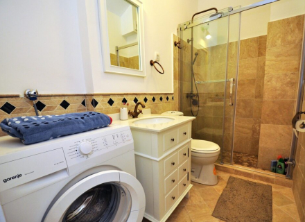Prelijep penthouse na prodaju u Risnu sa fenomenalnim pogledom na more, prodaja stanova u Crnoj Gori, stanovi u Crnoj Gori prodaja, prodaja stana u Kotor-Bay