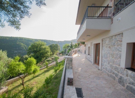 Prelepa kamena villa sa panoramskim pogledom na more u Budvi, kuća blizu mora Crna Gora, kuća Crna Gora prodaja, kuća Crna Gora