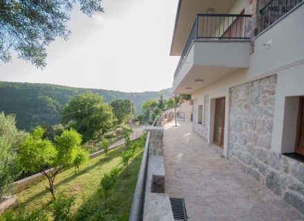 Budva'da Panoramik Deniz Manzaralı Güzel Taş Ev, Becici satılık müstakil ev, Becici satılık müstakil ev, Region Budva satılık villa