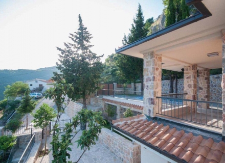 Prelepa kamena villa sa panoramskim pogledom na more u Budvi, Nekretnine Crna Gora, nekretnine u Crnoj Gori, Region Budva prodaja kuća