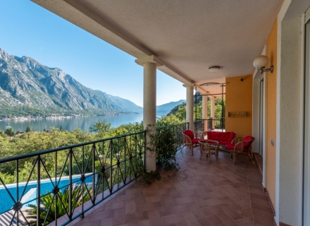 Reihenhaus mit Pool in Orahovets, Kotor, Kotor-Bay Hausverkauf, Dobrota Haus kaufen, Haus in Montenegro kaufen