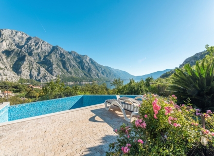 Reihenhaus mit Pool in Orahovets, Kotor, Kotor-Bay Hausverkauf, Dobrota Haus kaufen, Haus in Montenegro kaufen