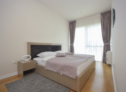 Drei-Zimmer-Wohnung in der ersten Reihe in Budva, Hotelzimmer in Europa Investition mit garantierten Mieteinnahmen, Serviced Apartments zum Verkauf