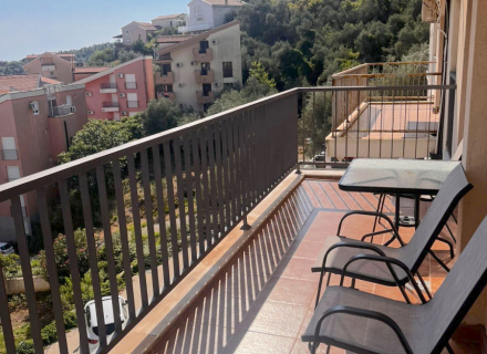 Petrovac'ta Deniz Manzaralı İki Yatak Odalı Daire, Karadağ da satılık ev, Montenegro da satılık ev, Karadağ da satılık emlak