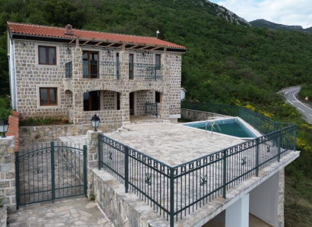 Steinvilla mit herrlichem Meerblick in ruhiger Lage, Haus mit Meerblick zum Verkauf in Montenegro, Haus in Montenegro kaufen