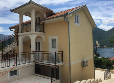 Einfamilienhaus mit wunderschönem Blick auf das Meer und großem Garten, Montenegro Immobilien, Immobilien in Montenegro