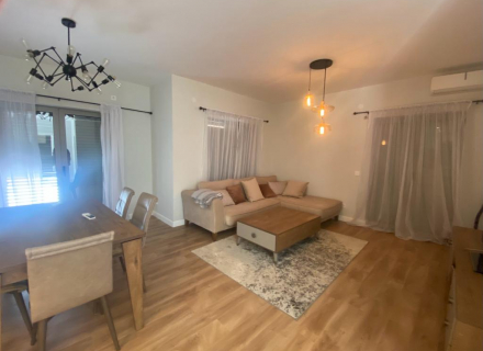 Havuzlu ve muhteşem deniz manzaralı ev, Karadağ da satılık havuzlu villa, Karadağ da satılık deniz manzaralı villa, Baosici satılık müstakil ev