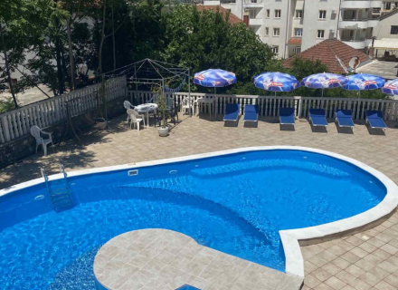 Prostran apartman u blizini plaze, prodaja stanova u Crnoj Gori, stanovi za izdavanje u Dobrota, prodaja stanova