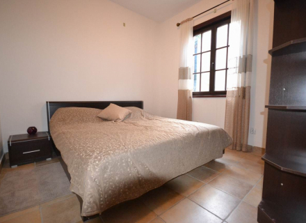 Vila u prelijepom projektu sa privatnom plazom, kuća blizu mora Crna Gora, kuća Crna Gora prodaja, kuća Crna Gora