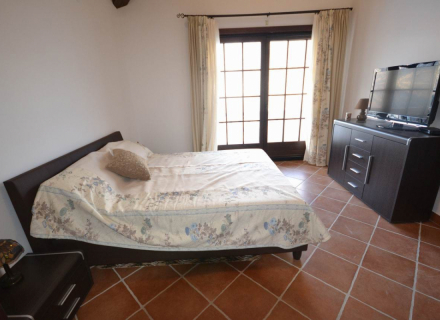 Vila u prelijepom projektu sa privatnom plazom, Kotor-Bay kupiti kuću, Dobrota kuća prodaja