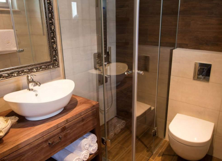 İlk satırda güzel villa, Karadağ da satılık havuzlu villa, Karadağ da satılık deniz manzaralı villa, Bigova satılık müstakil ev
