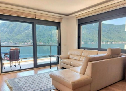 Tolle 2-Zimmer-Wohnung in erster Meereslinie mit herrlichem Meerblick in Drazin Vrt, Wohnungen in Montenegro, Wohnungen mit hohem Mietpotential in Montenegro kaufen