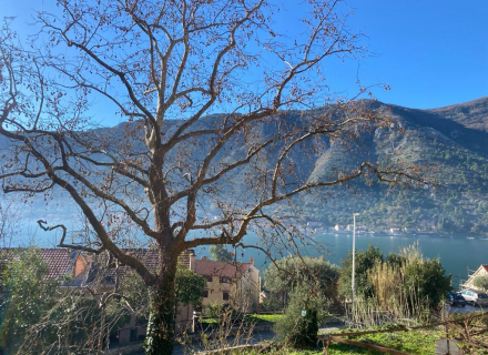 Deniz manzaralı taş ev ve bir obje daha için büyük arsa, Kotor-Bay satılık müstakil ev, Kotor-Bay satılık müstakil ev