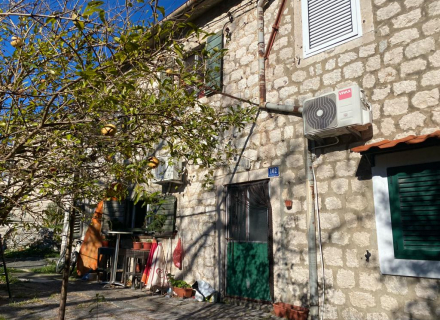 Deniz manzaralı taş ev ve bir obje daha için büyük arsa, Karadağ Villa Fiyatları Karadağ da satılık ev, Montenegro da satılık ev, Karadağ satılık villa