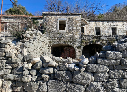 Steinruine in der Gegend von Mokrine, Herceg Novi, Herceg Novi Hausverkauf, Baosici Haus kaufen, Haus in Montenegro kaufen
