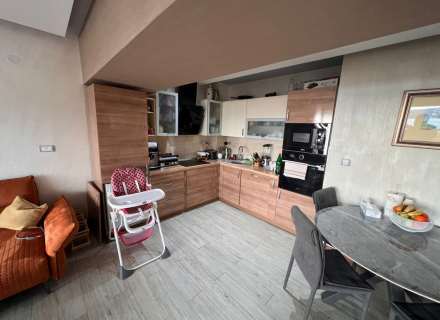 Penthouse mit drei Schlafzimmern und Blick auf die Stadt, Wohnungen zum Verkauf in Montenegro, Wohnungen in Montenegro Verkauf, Wohnung zum Verkauf in Herceg Novi