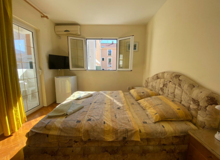 Harika lokasyonda kiralık daireli ev, Herceg Novi satılık müstakil ev, Herceg Novi satılık müstakil ev