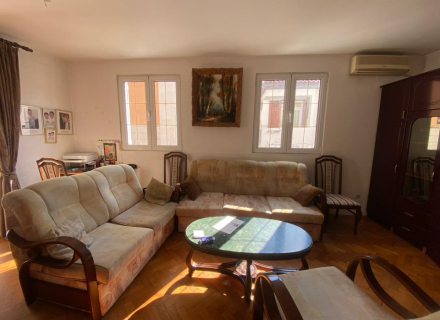 Harika lokasyonda kiralık daireli ev, Baosici satılık müstakil ev, Baosici satılık müstakil ev, Herceg Novi satılık villa