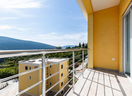 Apartment mit zwei Schlafzimmern und herrlichem Meerblick, Verkauf Wohnung in Baosici, Haus in Montenegro kaufen