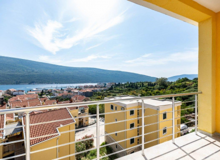 Dvosoan stan sa predivnim pogledom na more, kupoviti stan u Baosici, prodaja kuće u Herceg Novi, kupiti stan u Crnoj Gori