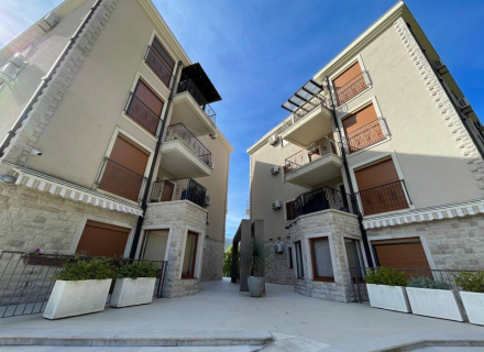 Luxuriöses Apartment mit 3 Schlafzimmern an der Küste mit Zugang zum Privatstrand, Wohnungen in Montenegro kaufen, Wohnungen zur Miete in Baosici kaufen