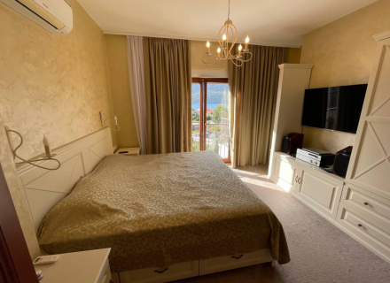 Luxuriöses Apartment mit 3 Schlafzimmern an der Küste mit Zugang zum Privatstrand, Verkauf Wohnung in Baosici, Haus in Montenegro kaufen