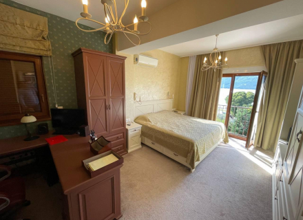 Luxuriöses Apartment mit 3 Schlafzimmern an der Küste mit Zugang zum Privatstrand, Wohnungen in Montenegro kaufen, Wohnungen zur Miete in Baosici kaufen
