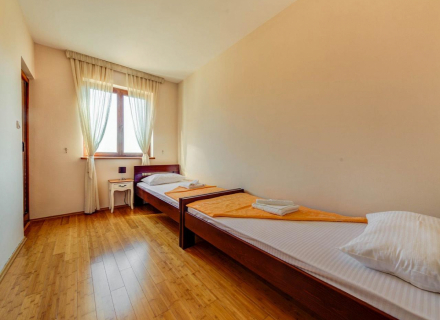 Kamenari'de deniz manzaralı iki yatak odalı daire, Montenegro da satılık emlak, Baosici da satılık ev, Baosici da satılık emlak
