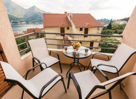 Apartment mit zwei Schlafzimmern und Meerblick in Kamenari, Montenegro Immobilien, Immobilien in Montenegro, Wohnungen in Herceg Novi