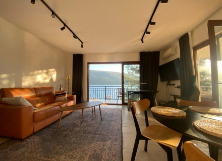 Panoramik deniz manzaralı ön cephe villa, Karadağ da satılık havuzlu villa, Karadağ da satılık deniz manzaralı villa, Baosici satılık müstakil ev
