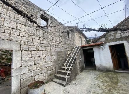 Fünf Steinruinen zum Verkauf mit fantastischem Potenzial für ein Minihotel mit Meerblick, Haus mit Meerblick zum Verkauf in Montenegro, Haus in Montenegro kaufen