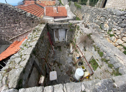 Fünf Steinruinen zum Verkauf mit fantastischem Potenzial für ein Minihotel mit Meerblick, Haus in der Nähe des Meeres Montenegro, Haus Kaufen in Herceg Novi