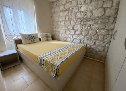 Prcanj'da ilk sıradaki taş ev, Karadağ Villa Fiyatları Karadağ da satılık ev, Montenegro da satılık ev, Karadağ satılık villa