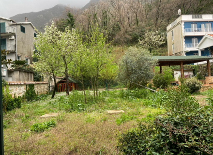 Prcanj'da ilk sıradaki taş ev, Dobrota satılık müstakil ev, Dobrota satılık müstakil ev, Kotor-Bay satılık villa
