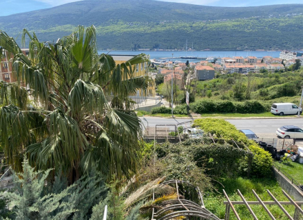 Izuzetna trospratna dizajnerska kuća na prodaju u blizini Marine Porto Novi, prodaja kuća Crna Gora, kupiti vilu u Herceg Novi, vila blizu mora Baosici