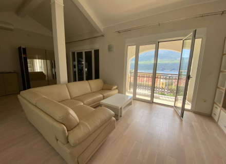 Marina Porto Novi Yakınında Satılık Enfes Üç Katlı Tasarım Ev, Karadağ satılık ev, Karadağ satılık müstakil ev, Karadağ Ev Fiyatları