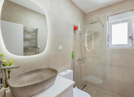 Wunderschön gestaltete Wohnung in Kumbor, Verkauf Wohnung in Baosici, Haus in Montenegro kaufen
