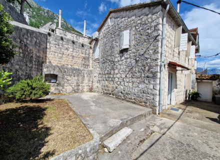 Kamena kuća 100 metara od mora u Perastu, Nekretnine Crna Gora, nekretnine u Crnoj Gori, Kotor-Bay prodaja kuća