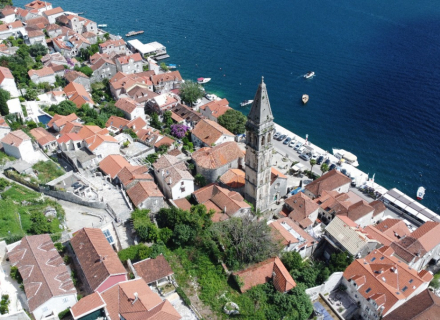 Tip: Kuća (Prodaja)
Okrug: Kotor
Lokacija: Perast
Cena: 520.