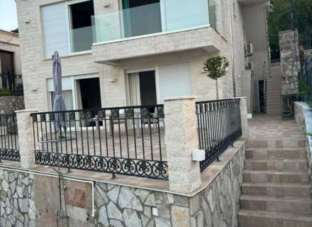 auto_awesome Translate from: English 713 / 5,000 Zu verkaufen: Atemberaubende Villa mit 4 Schlafzimmern in Krasici, Tivat – erste Meereslinie mit Meerblick, Villa in Region Tivat kaufen, Villa in der Nähe des Meeres Bigova
