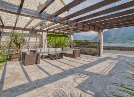 Zapanjujuća vila sa pogledom na more u Perastu, Kotorski zaliv, Nekretnine Crna Gora, nekretnine u Crnoj Gori, Kotor-Bay prodaja kuća