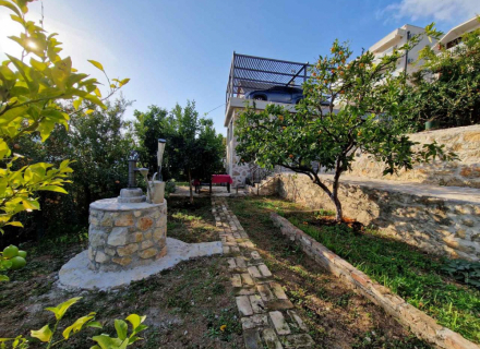 Sarmantna kamena kuća sa lijepom baštom u Kumboru, Herceg Novi, Nekretnine Crna Gora, nekretnine u Crnoj Gori, Herceg Novi prodaja kuća
