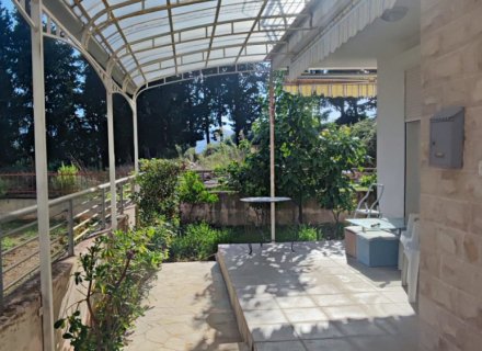 Ein-Zimmer-Apartment mit schönem Garten in Baosici, Wohnungen in Montenegro kaufen, Wohnungen zur Miete in Baosici kaufen