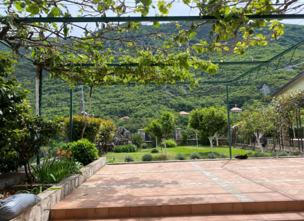 Morinj, Boka Koyu'ndaki Tarihi Taş Villa, Kotor-Bay satılık müstakil ev, Kotor-Bay satılık müstakil ev