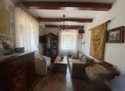 Morinj, Boka Koyu'ndaki Tarihi Taş Villa, Karadağ satılık ev, Karadağ satılık müstakil ev, Karadağ Ev Fiyatları
