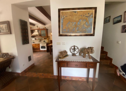 Morinj, Boka Koyu'ndaki Tarihi Taş Villa, Kotor-Bay satılık müstakil ev, Kotor-Bay satılık müstakil ev
