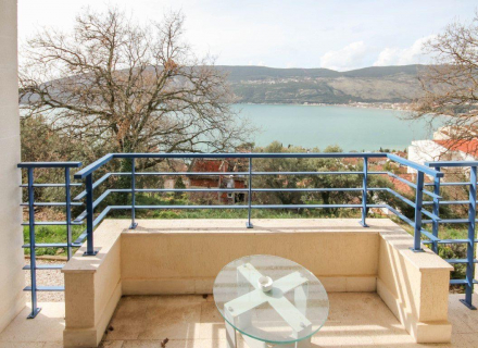 Doğayla Çevrili Tek Yatak Odalı Panoramik Deniz Manzaralı Daire, becici satılık daire, Karadağ da ev fiyatları, Karadağ da ev almak