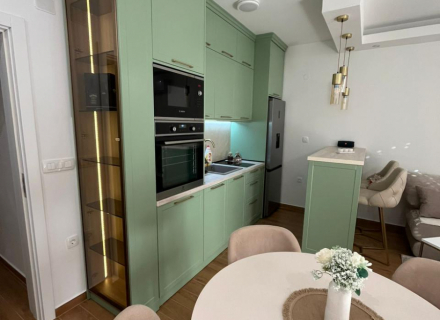 Šarmantan jednosoban stan u srcu Herceg Novog

Ovaj dobro lociran stan od 48m² savršen je za život tokom cele godine i za ulaganje u iznajmljivanje.