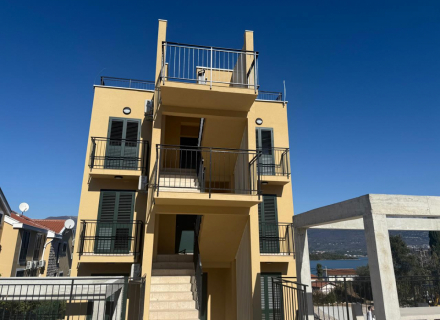 Fantastisches Penthouse mit Dachterrasse in Tivat, Wohnungen in Montenegro, Wohnungen mit hohem Mietpotential in Montenegro kaufen
