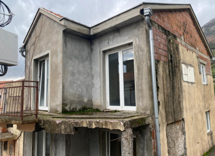 Haus zum Umbau, zweistöckig in Baosici, Herceg Novi Hausverkauf, Baosici Haus kaufen, Haus in Montenegro kaufen